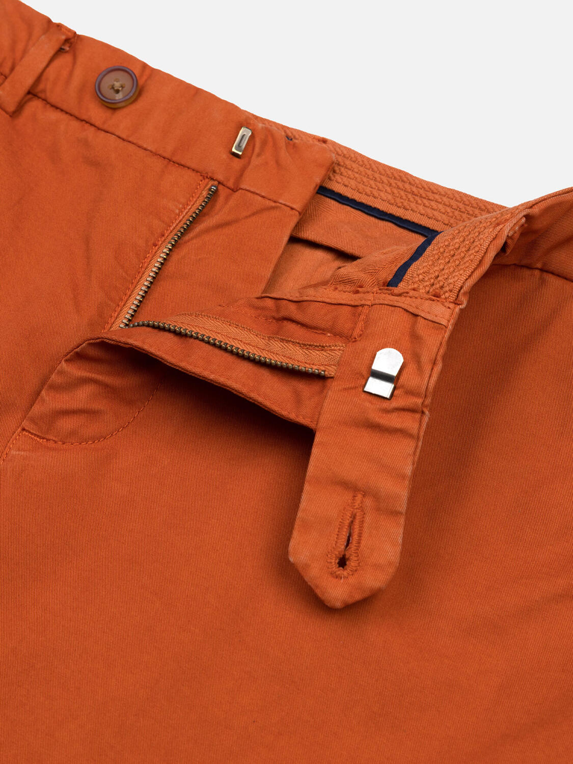 Pantaloni chino ruggine