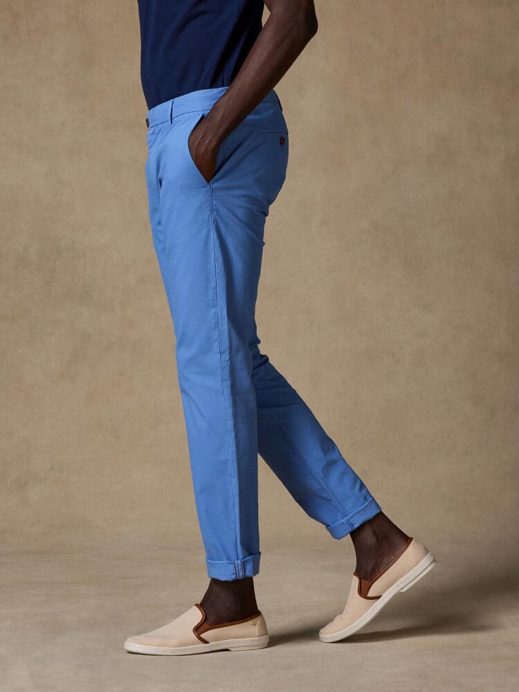 Pantalones de chino azul cielo