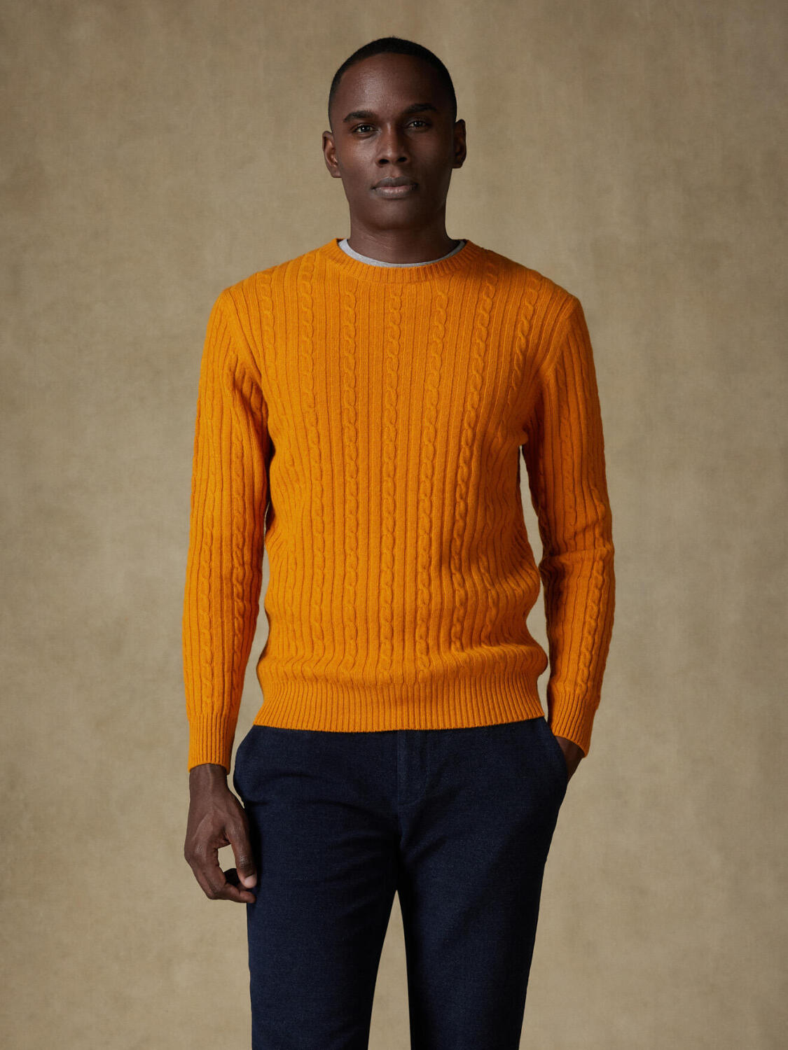 Gedraaide ronde hals Dustin saffraan