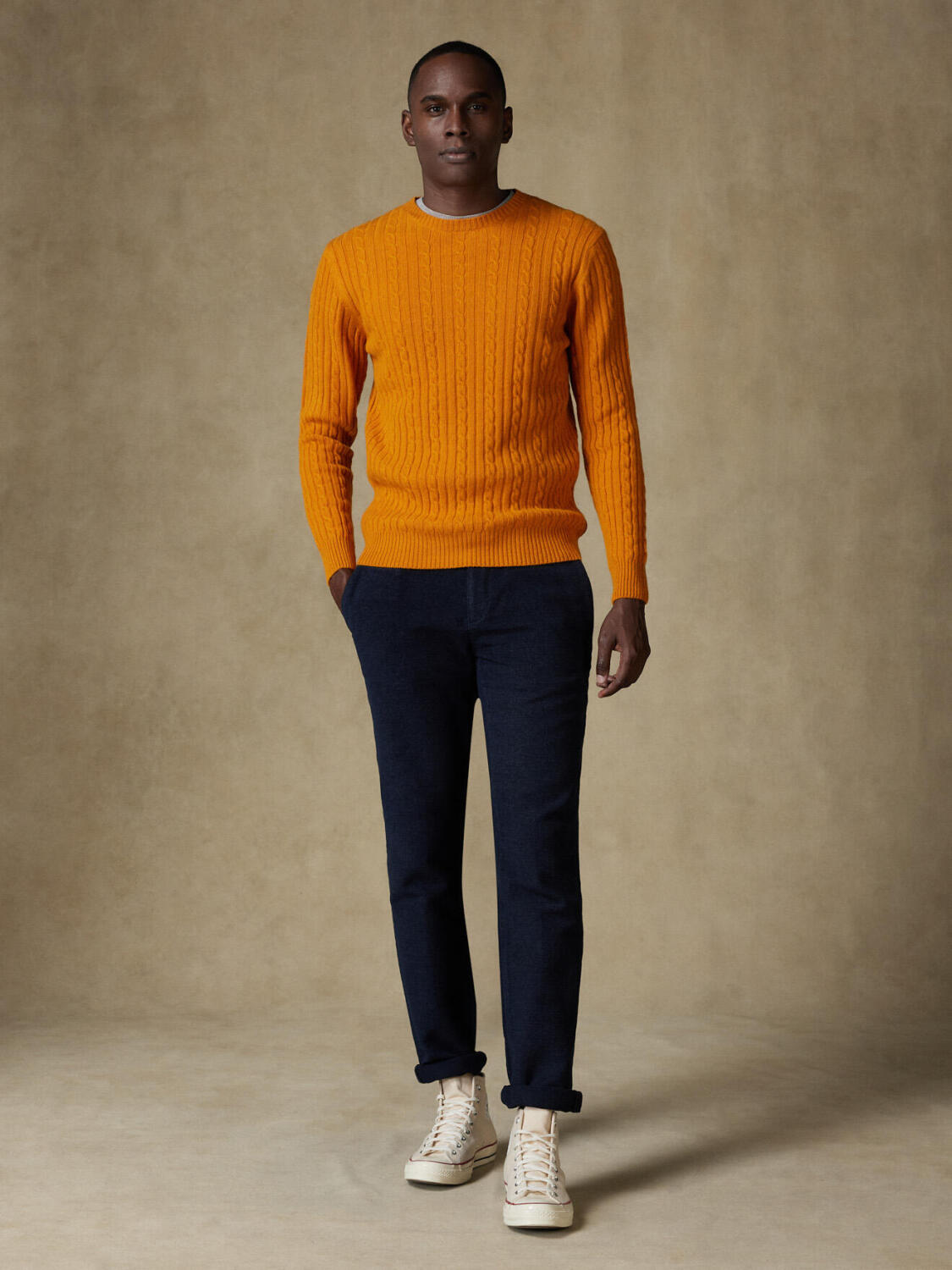 Gedraaide ronde hals Dustin saffraan