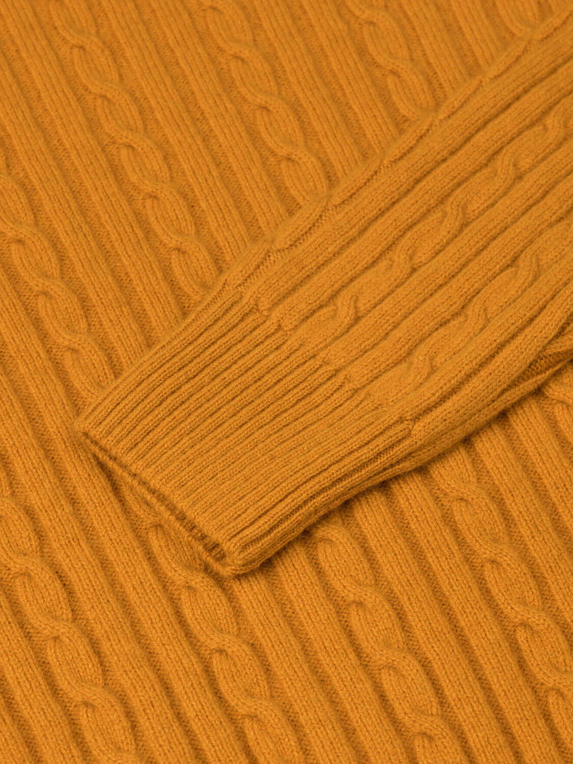 Gedraaide ronde hals Dustin saffraan