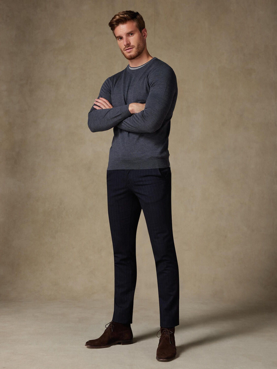 Russel round neck in charcoal grey merino