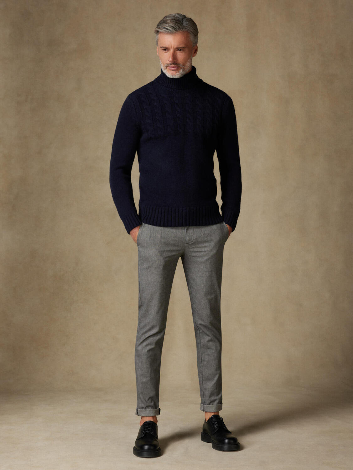 Cuello alto Abby azul marino