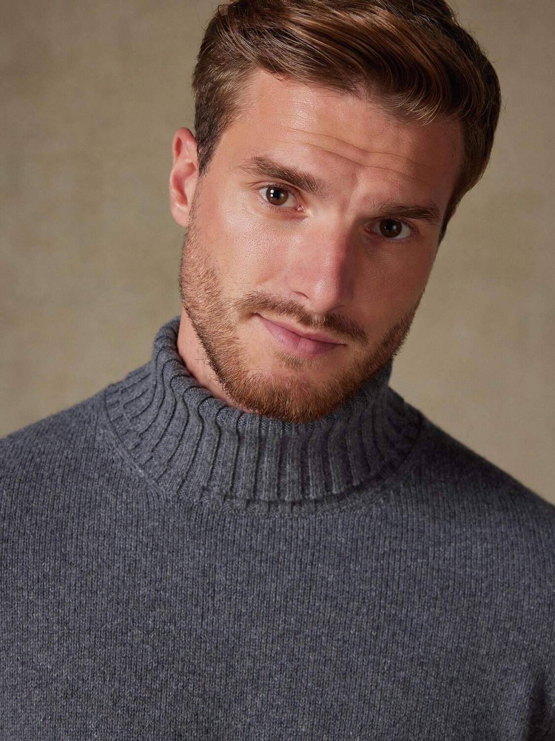 Garret grijze coltrui