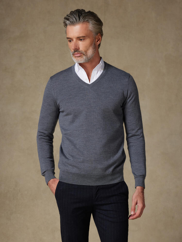 Dylan cuello en V en merino gris