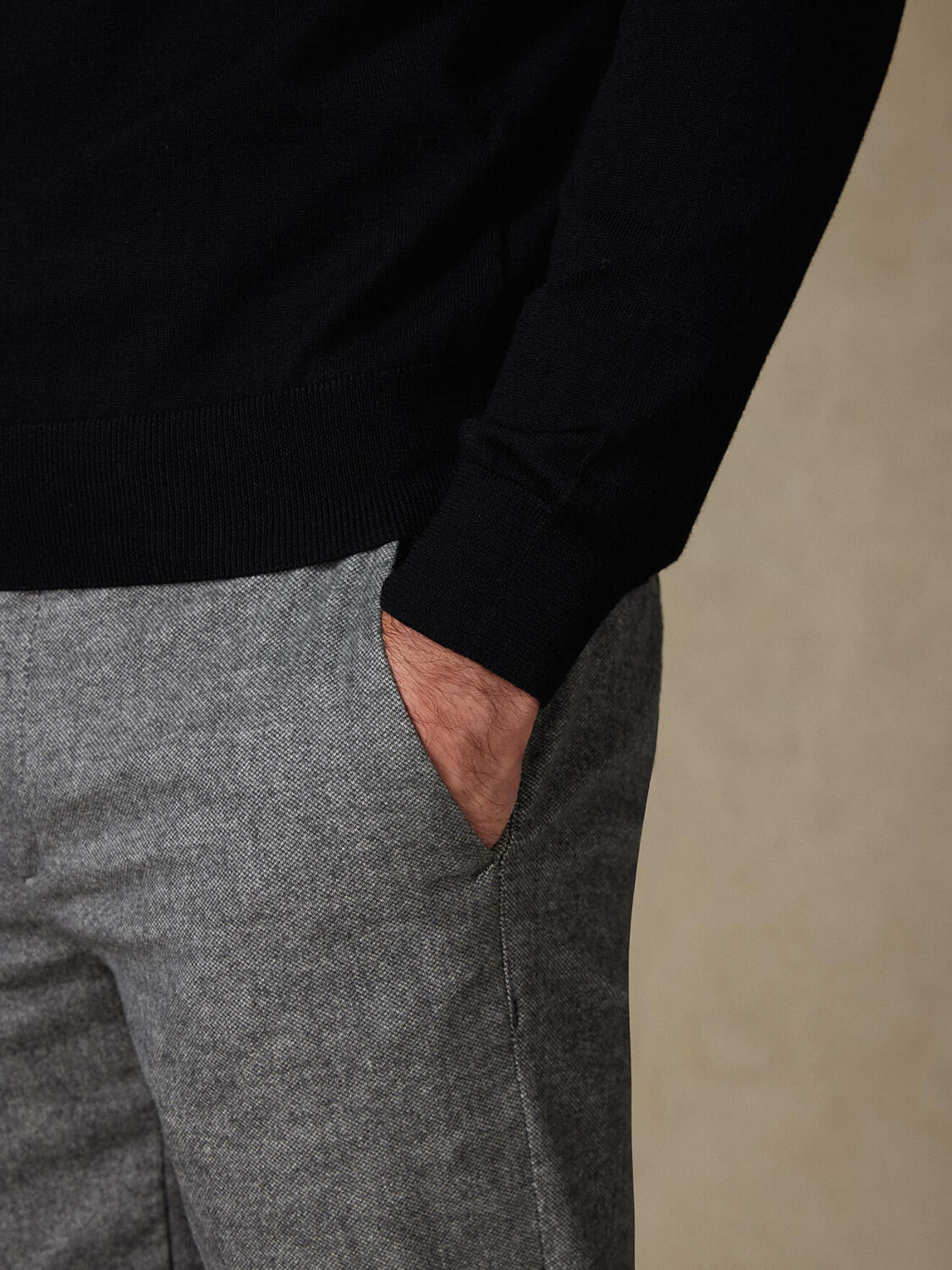 Maglia scollo a V Dylan in lana merino nera