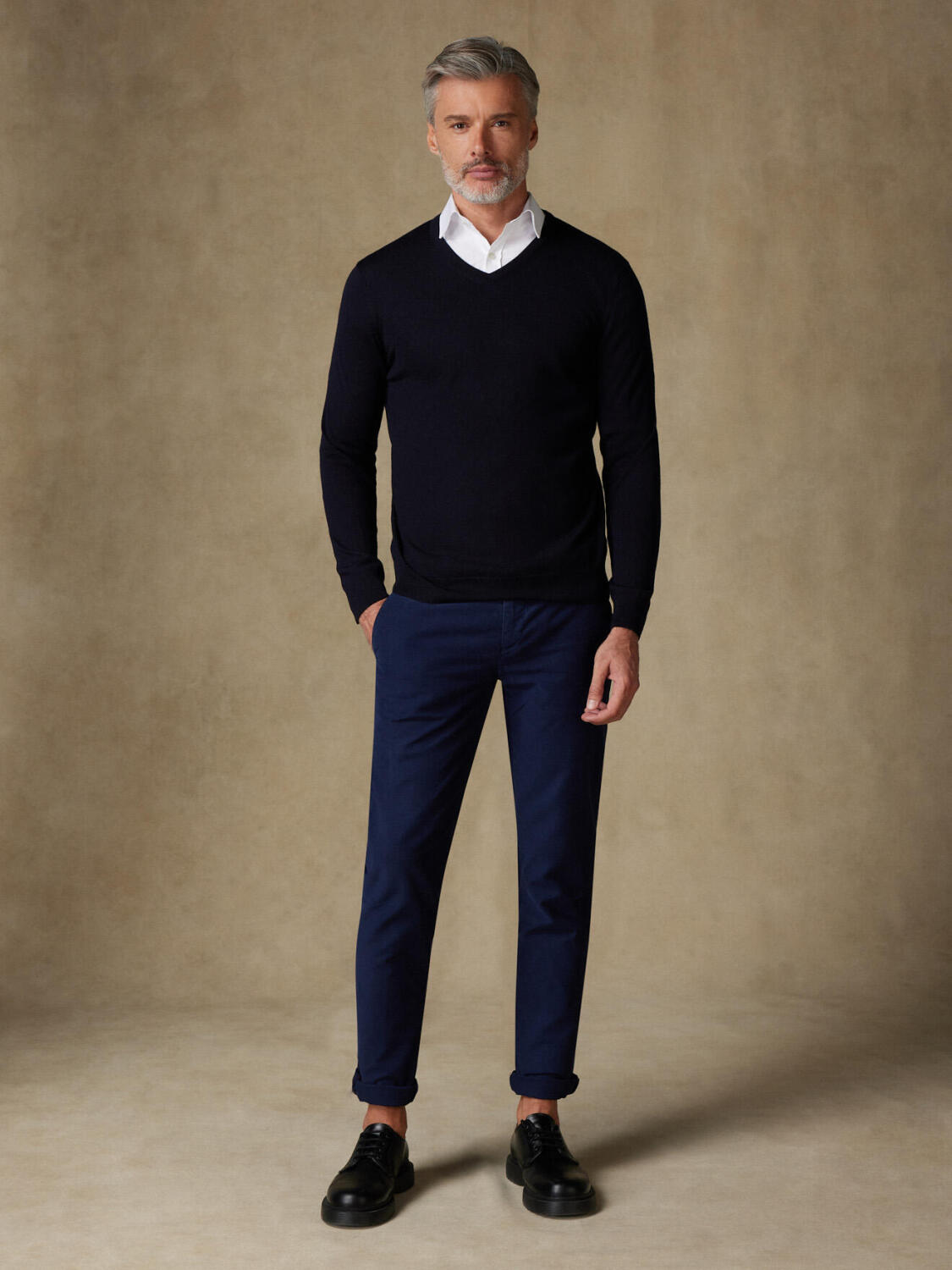 Dylan V-neck in navy merino