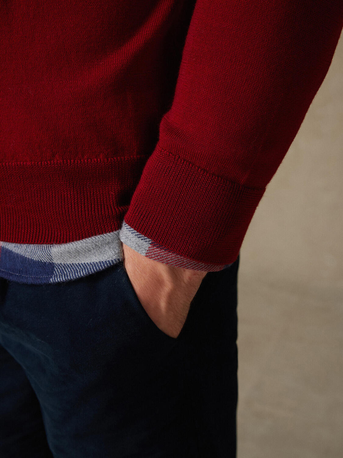 Maglia scollo a V Dylan in lana merino bordeaux