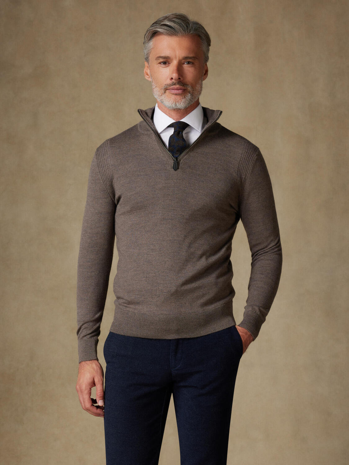 Half Zip Greg in brown colours