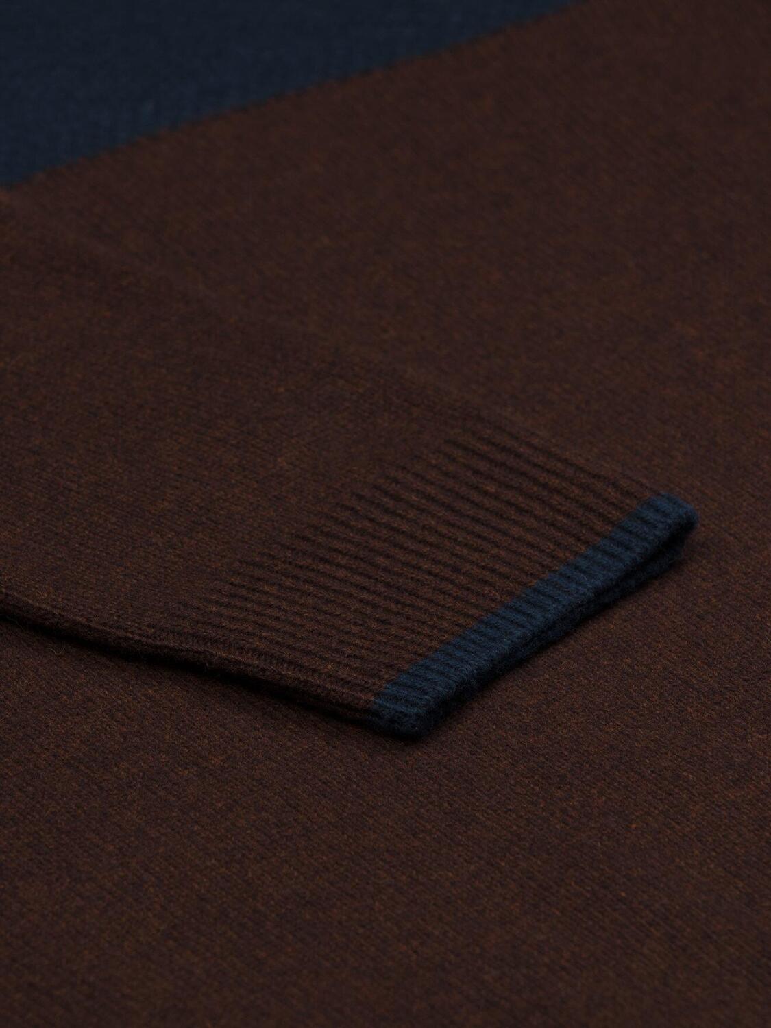 Cuello redondo Boyd de lambswool color chocolate