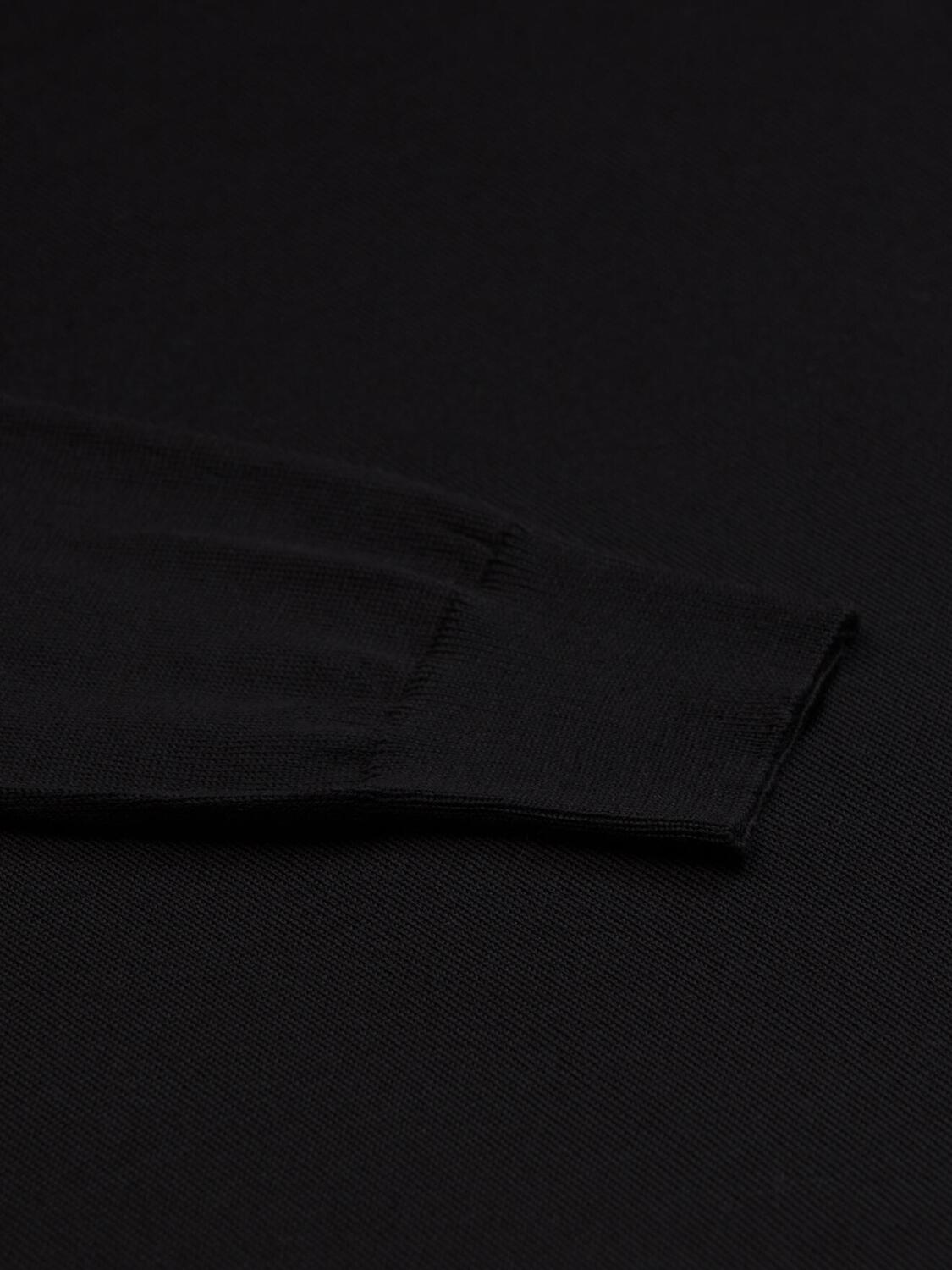 Maglia dolcevita in lana merino nera Bond