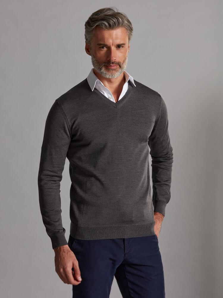 Benjy V-neck in anthracite merino