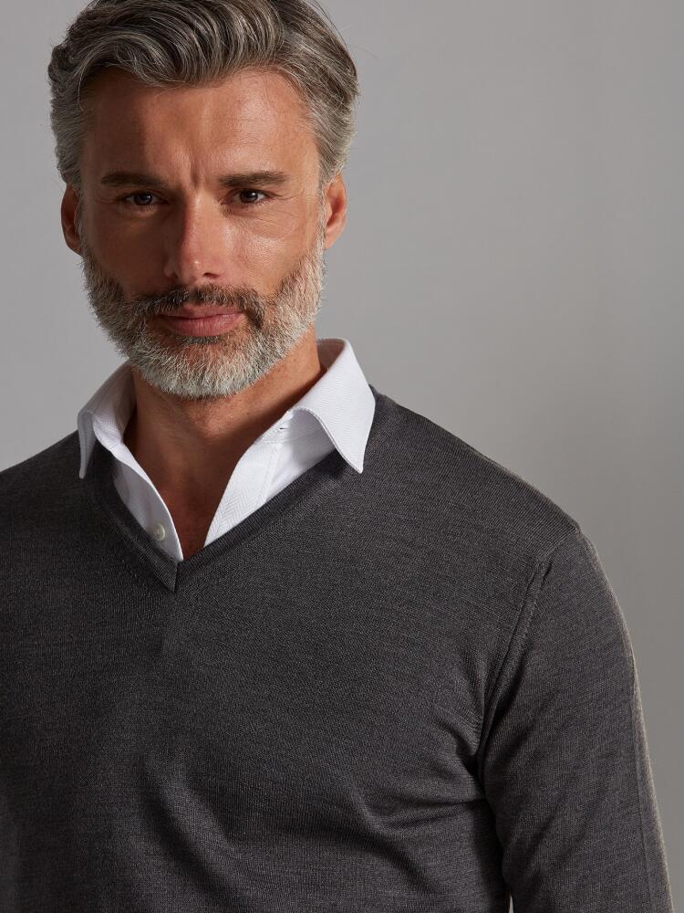 Benjy V-neck in anthracite merino