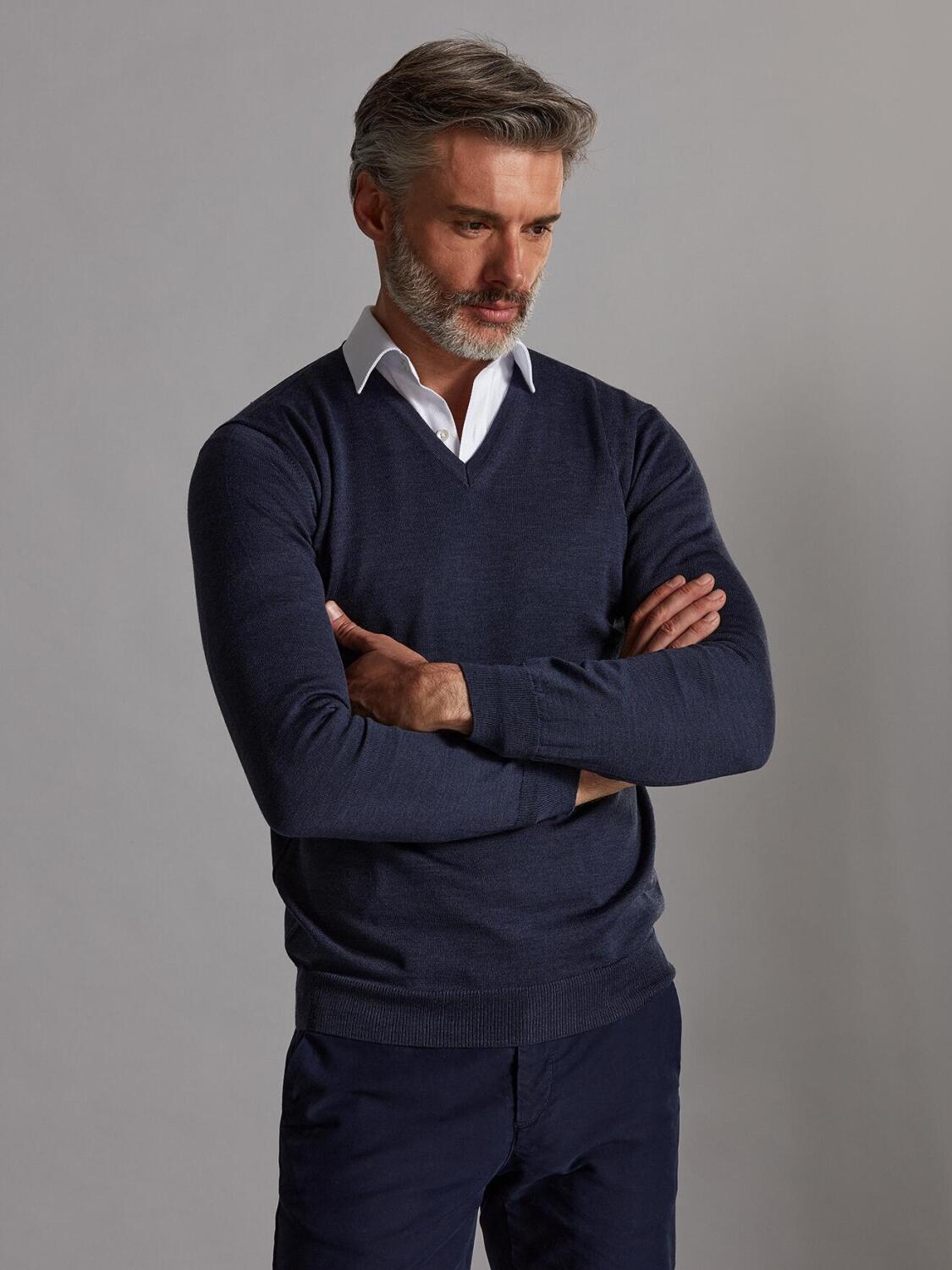 Benjy V-neck in indigo merino