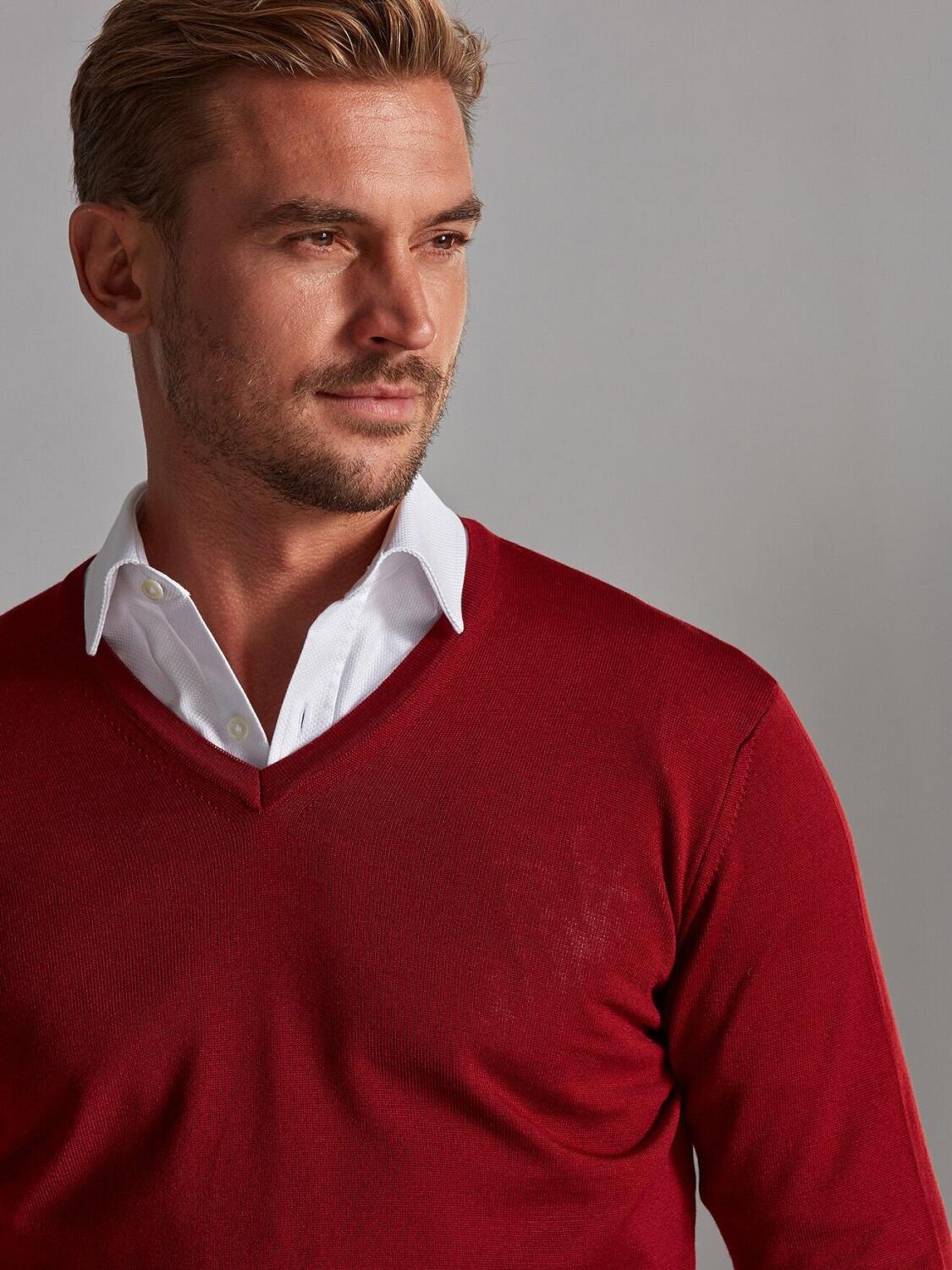 Benjy V-neck in red merino