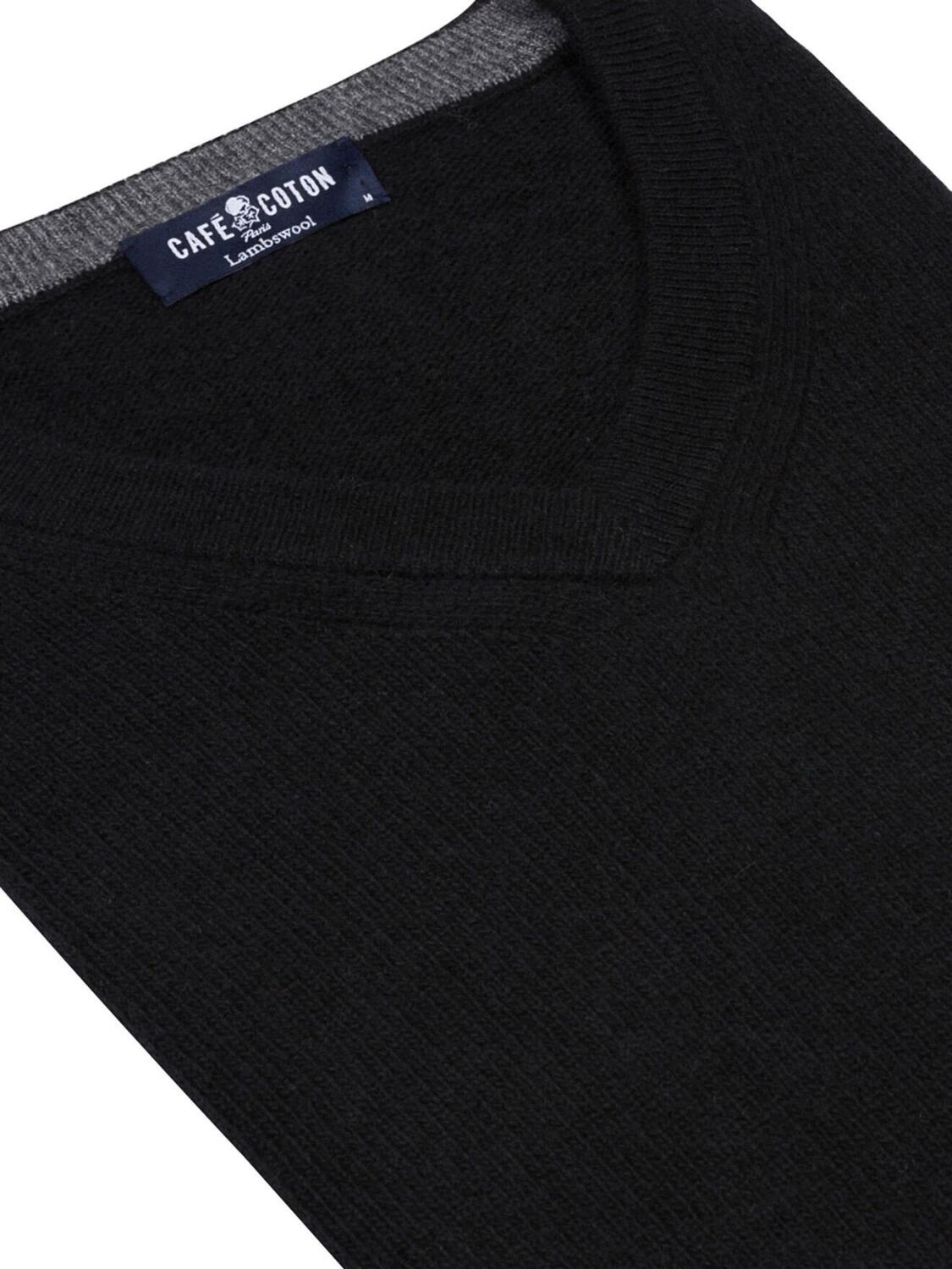 Trui met zwarte V-hals, lamswol