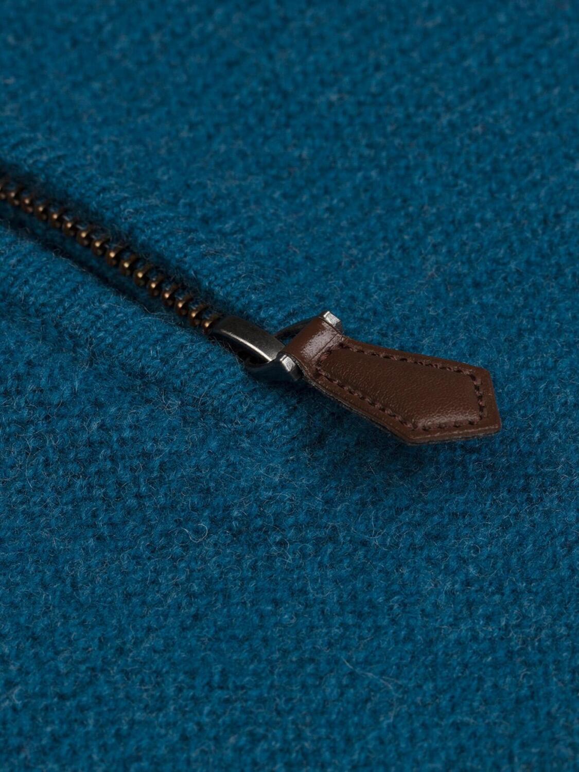 Trui met kobalte ritssluiting in lamswol