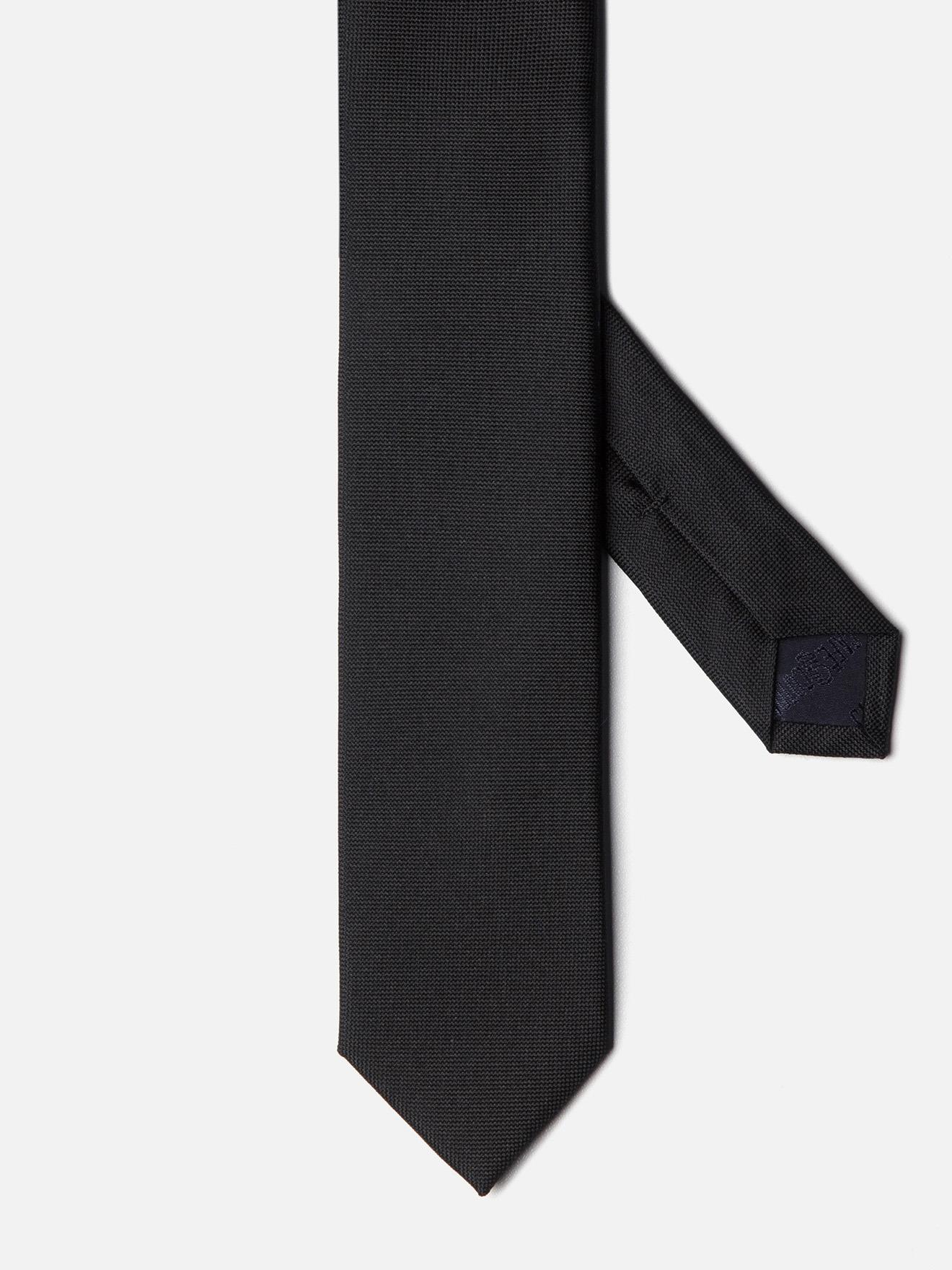 Cravate fine en soie noire