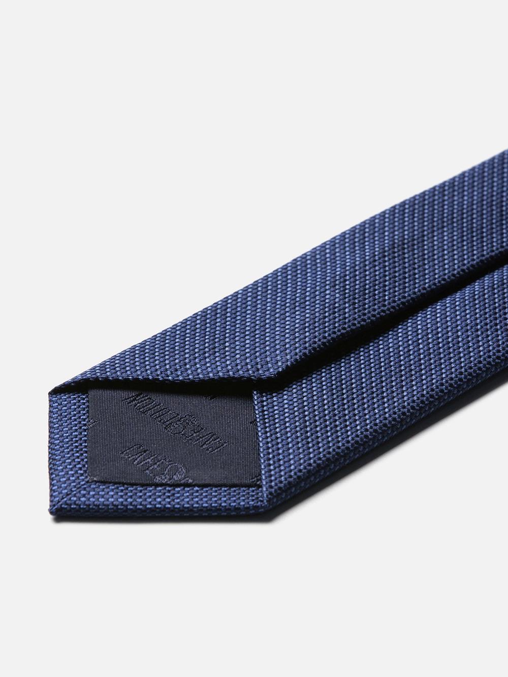 Cravate fine en soie marine natté bleu